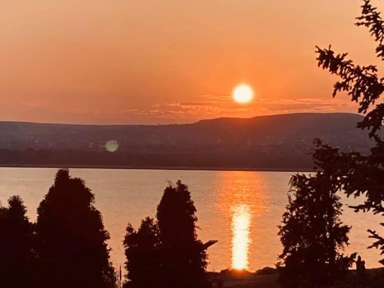 Sunset Beach Apartman Balatonfůzfő Dış mekan fotoğraf
